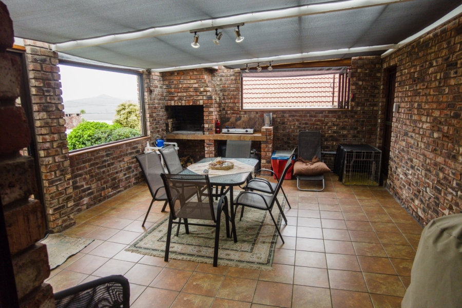 4 Bedroom Property for Sale in Fraaiuitsig Western Cape